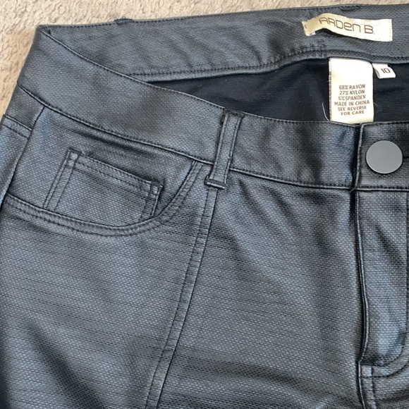 Good condition Arden B. Faux Leather pants - Picture 4 of 4